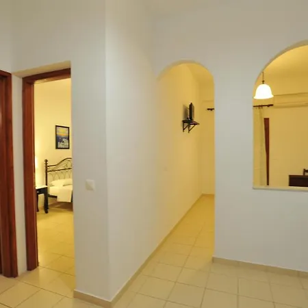 Sunflower Hotel Kamari (Santorini)
