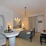 Sunflower 3* Kamari (Santorini)