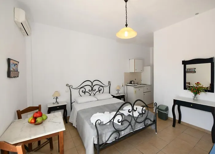 Sunflower Kamari (Santorini)