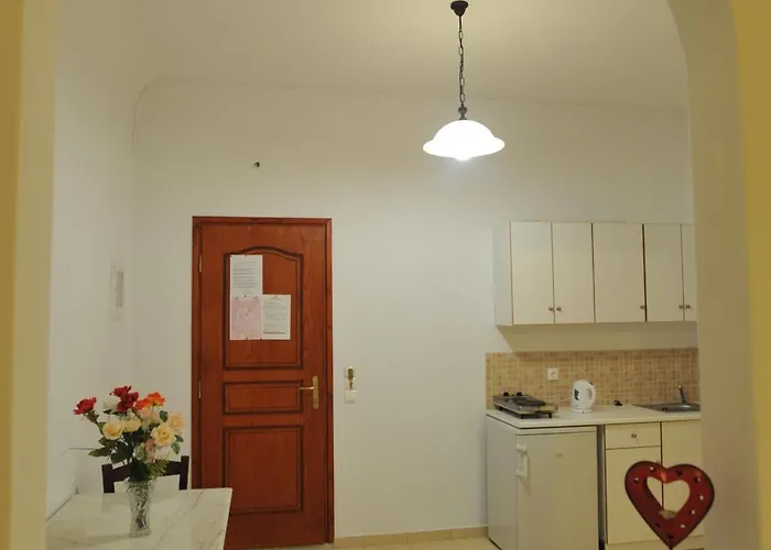 Hotel Sunflower Kamari (Santorini)