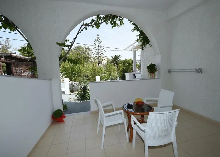 Sunflower Hotel Kamari (Santorini)