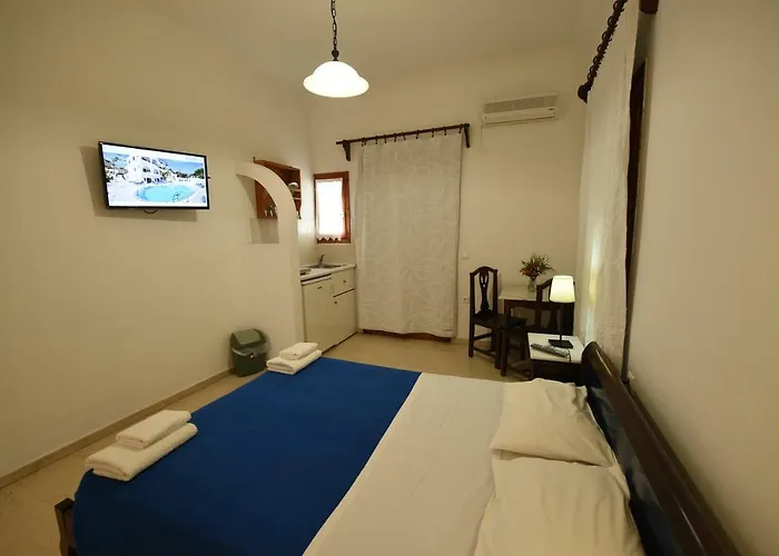 Sunflower Hotel Kamari (Santorini)